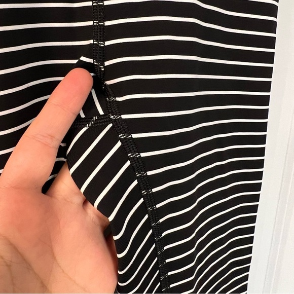 Lululemon Wunder Under Crop (High-Rise)  *21" size 2 - Picture 8 of 10